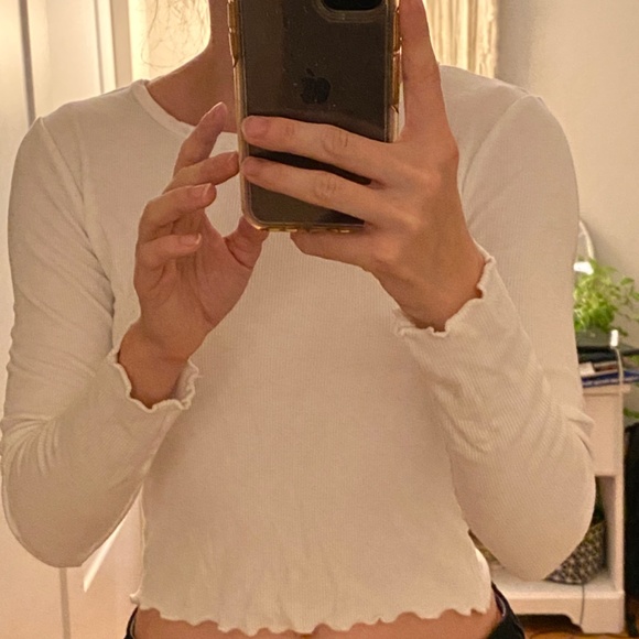 Crop top and sweater bundle - Picture 5 of 5